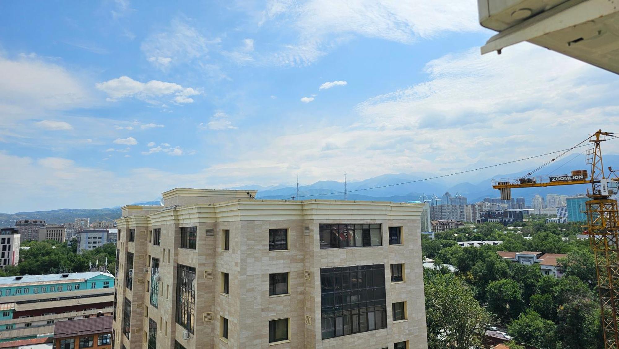 Новый Жк В Самом Центре Города Almatî Exterior foto